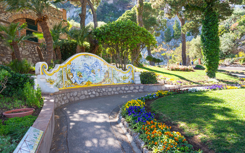 TUTTO IL FASCINO DI CAPRI